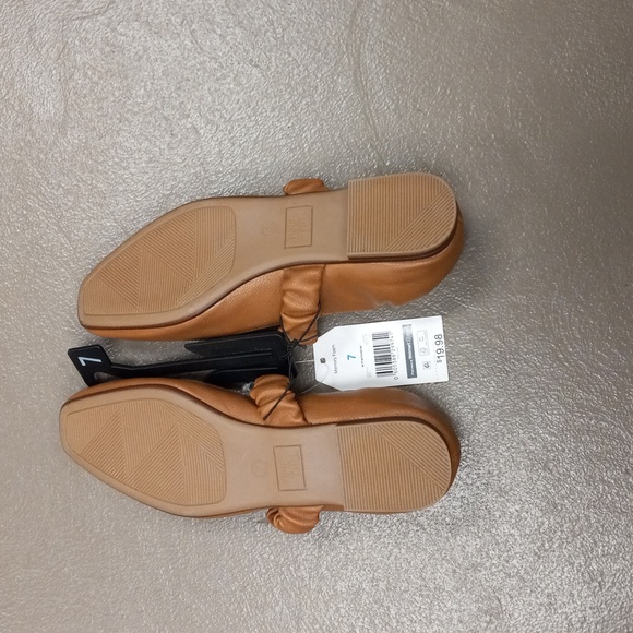 Time and Tru memory foam Cognac Flats - Picture 3 of 7